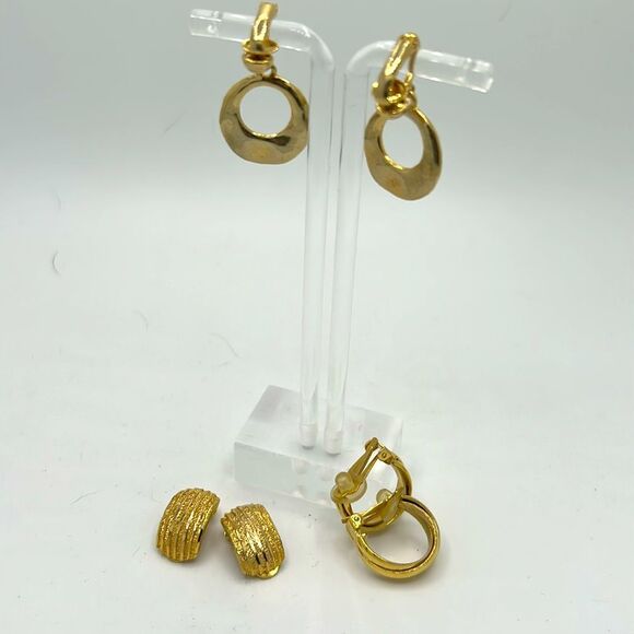 Gold-tone vintage clip-on Earrings - 3 pairs - Picture 7 of 7